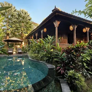  Villa Kawan Antique Indonesia